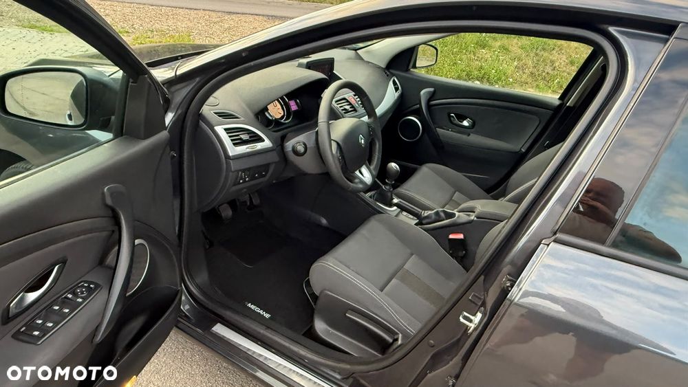 Renault Megane TCe 130 Bose Edition - 6