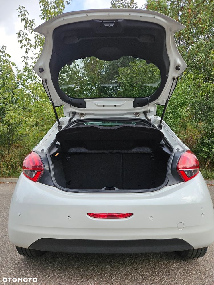 Peugeot 208 1.2 PureTech Allure S&S EAT6 - 11