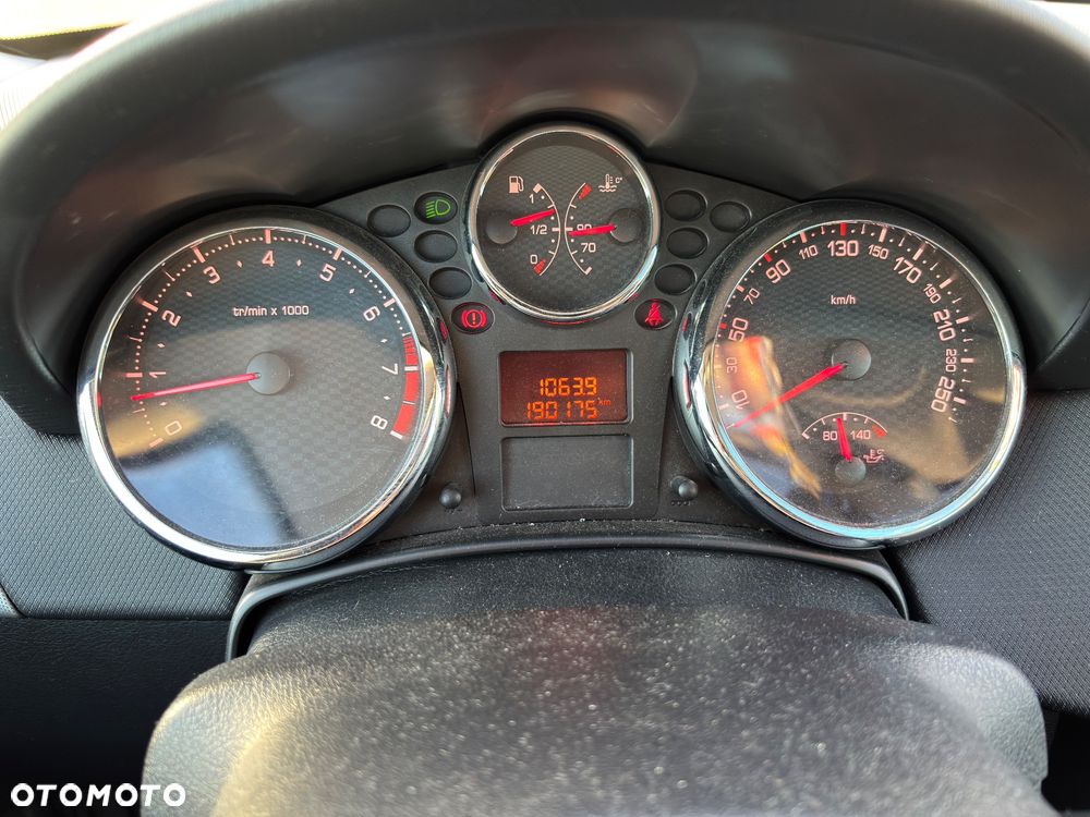 Peugeot 207 - 36