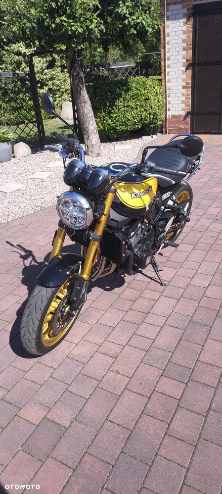 Kawasaki Z 900 RS - 6