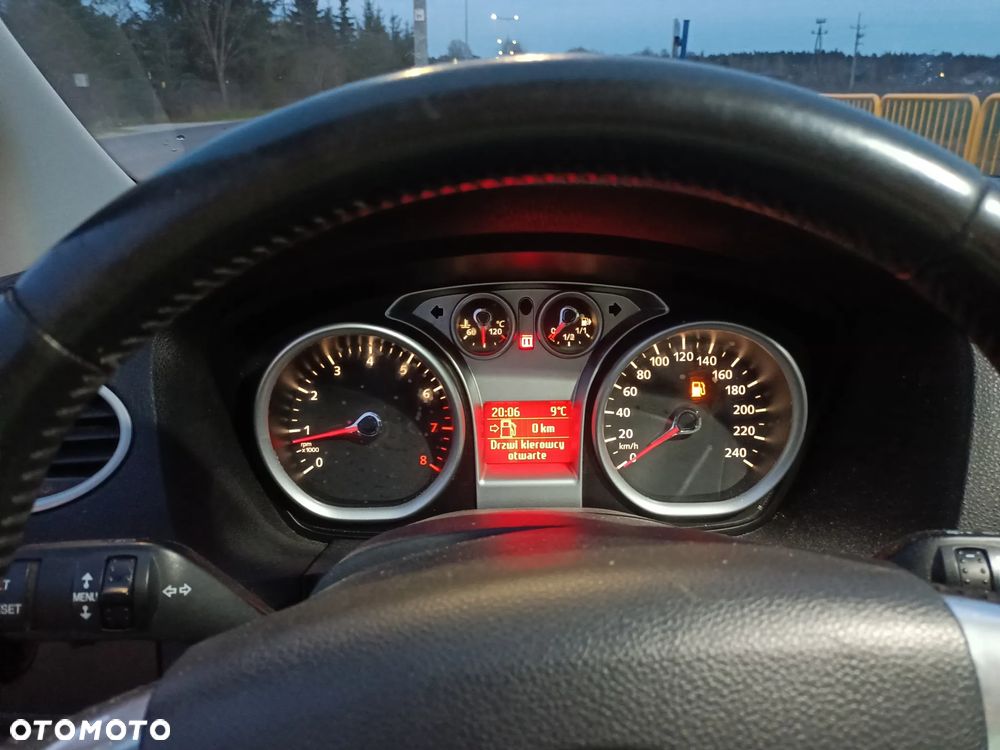 Ford Focus 1.6 16V Ambiente - 10