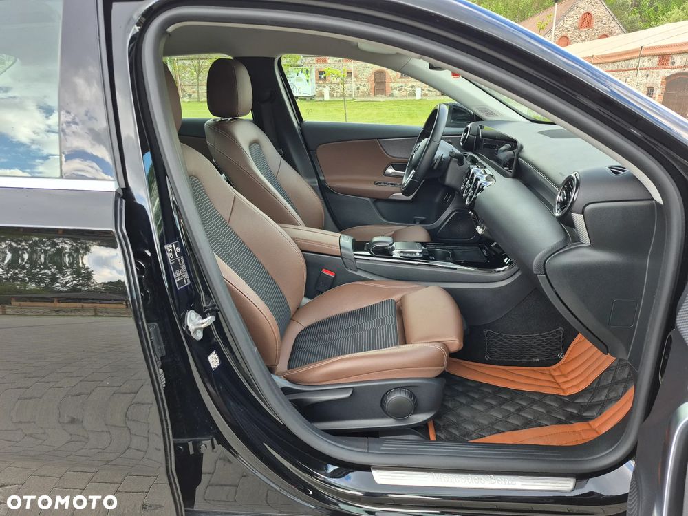 Mercedes-Benz Klasa A 250 7G-DCT Progressive - 29