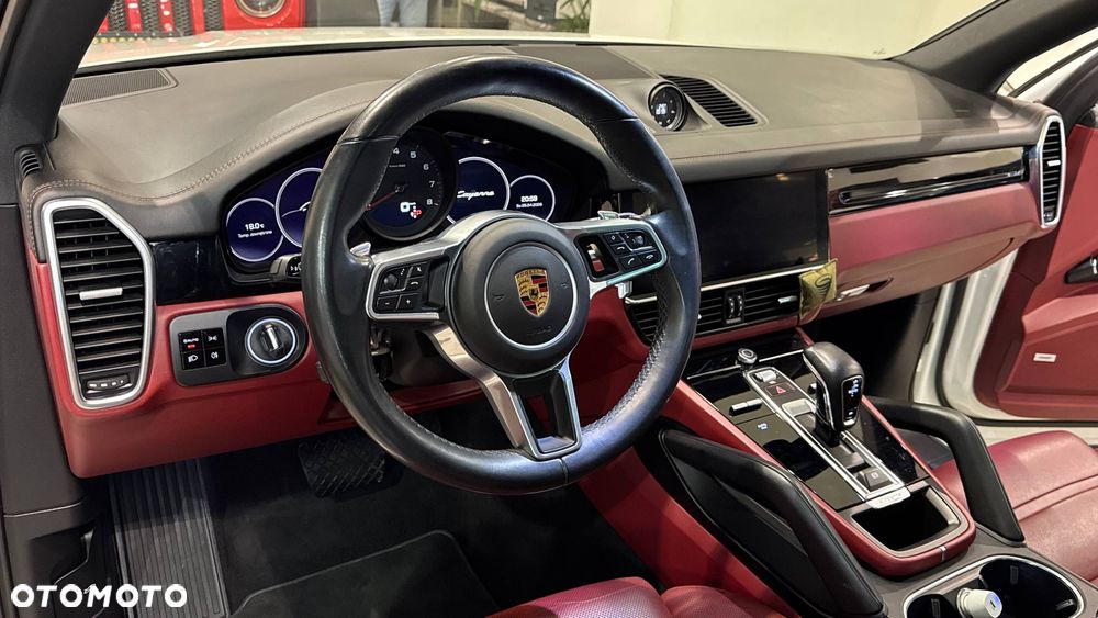 Porsche Cayenne - 24