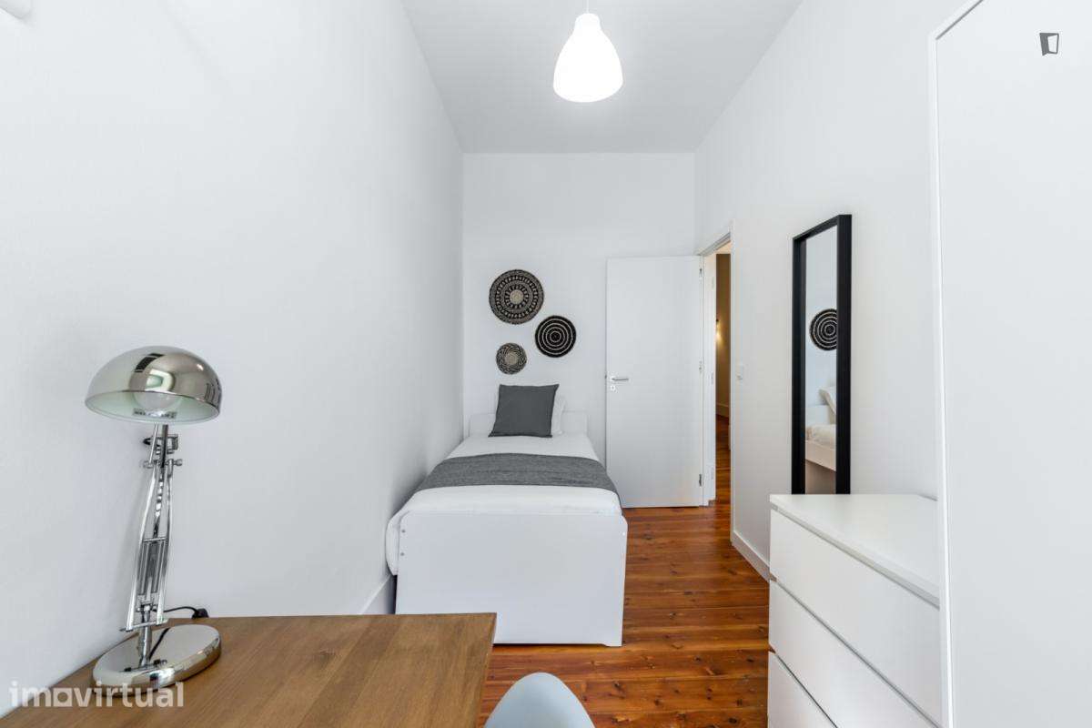 Quarto - localizado em Santos Lisbon - Grande imagem: 3/13