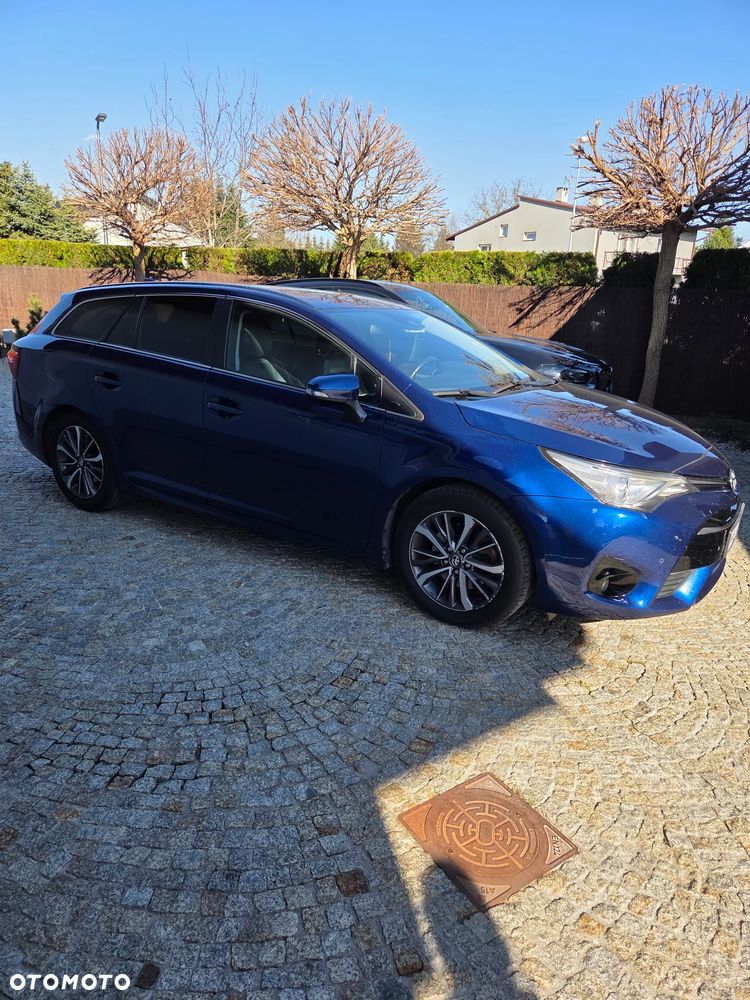 Toyota Avensis 2.0 D-4D Prestige - 2