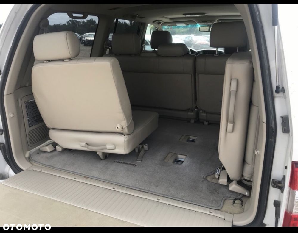 Toyota Land Cruiser 100 Executive - 22