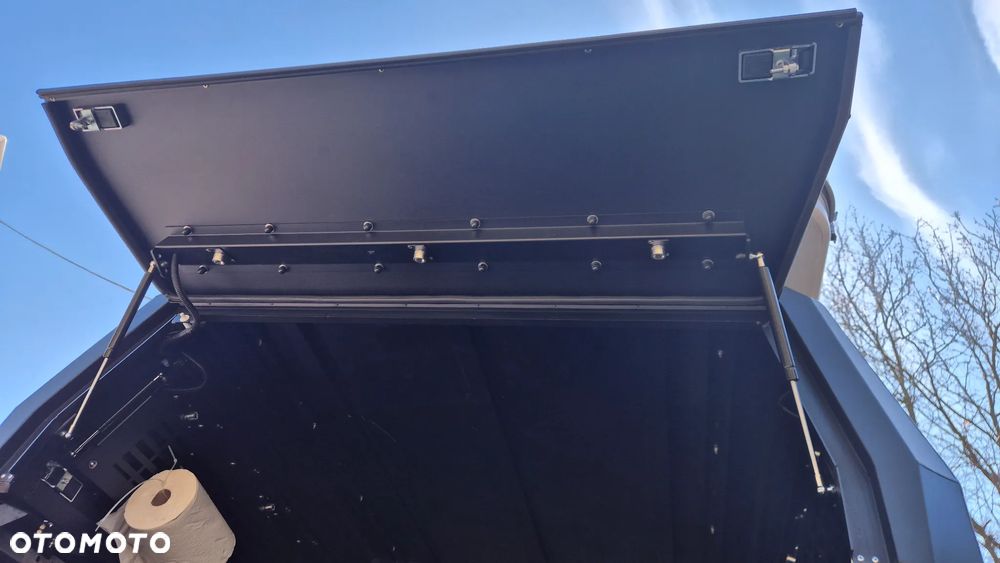 Toyota Hilux 2.5 D-4D SR5 - 16