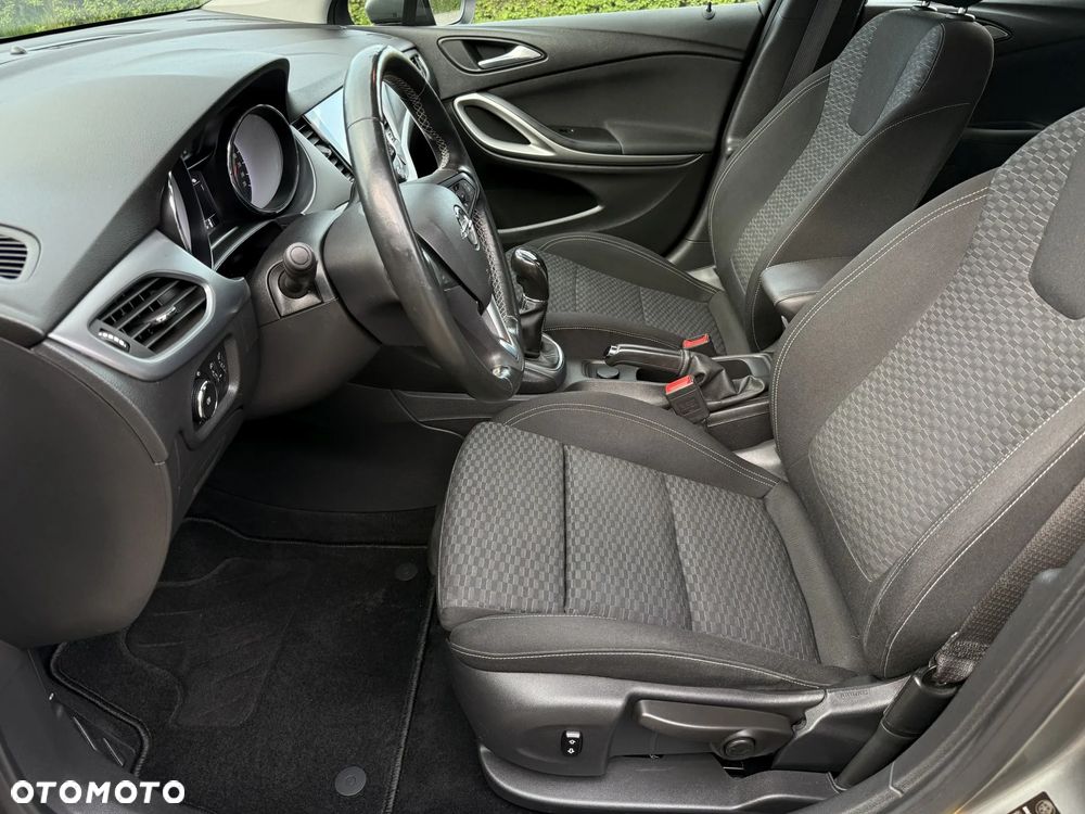 Opel Astra 1.6 D Start/Stop ON - 11