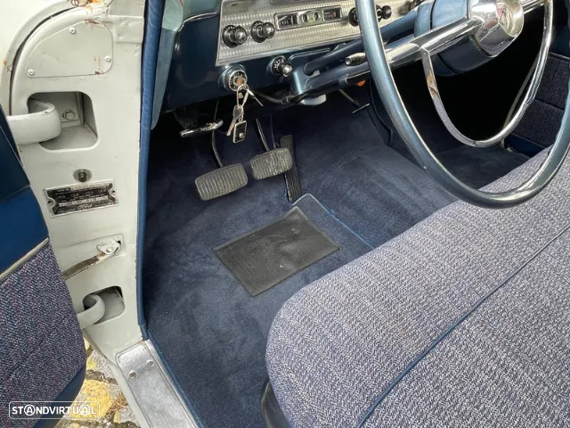 Ford Crestline - 22