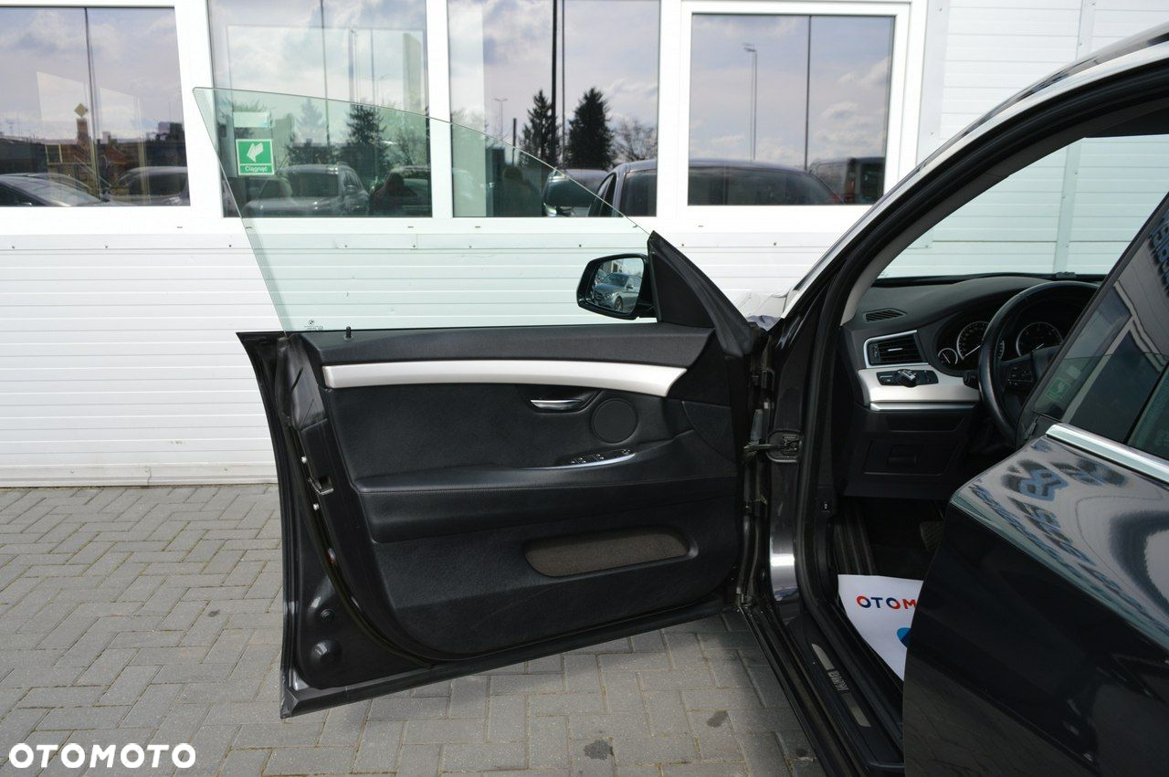 BMW 5GT - 33