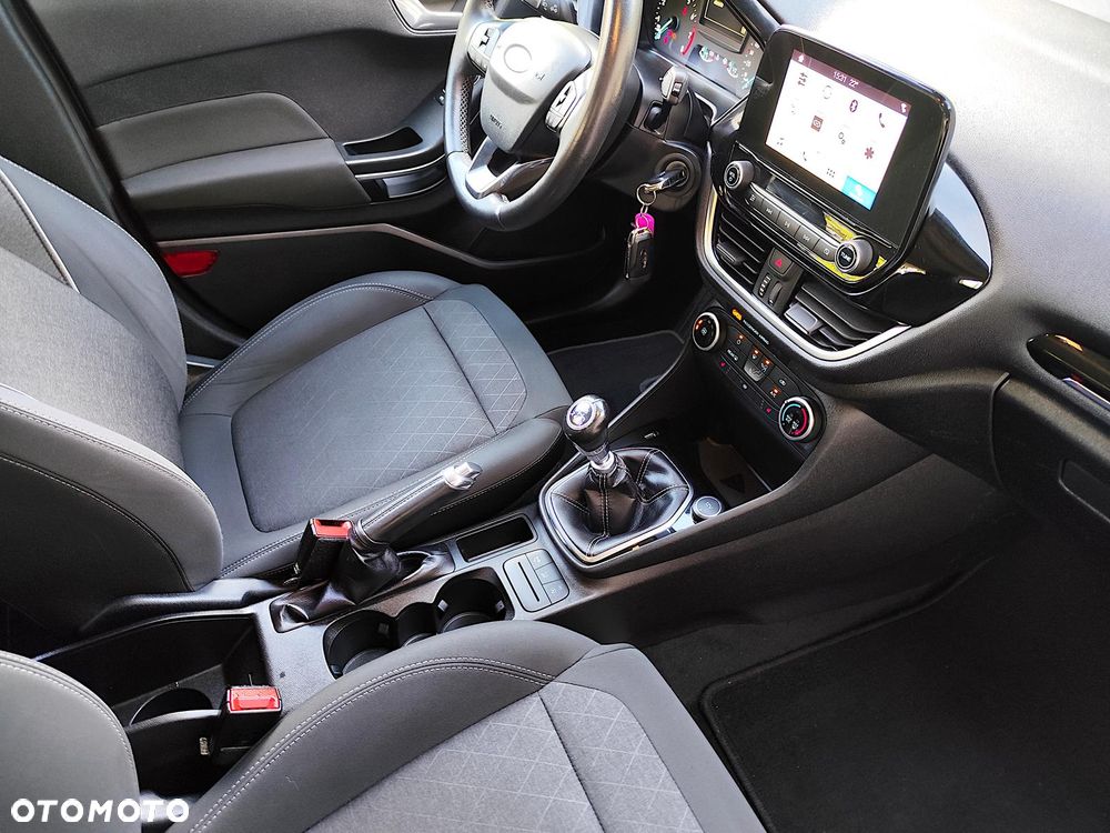 Ford Fiesta - 25
