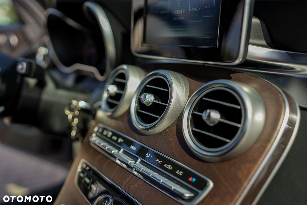 Mercedes-Benz Klasa C 180 7G-TRONIC AMG Line - 22
