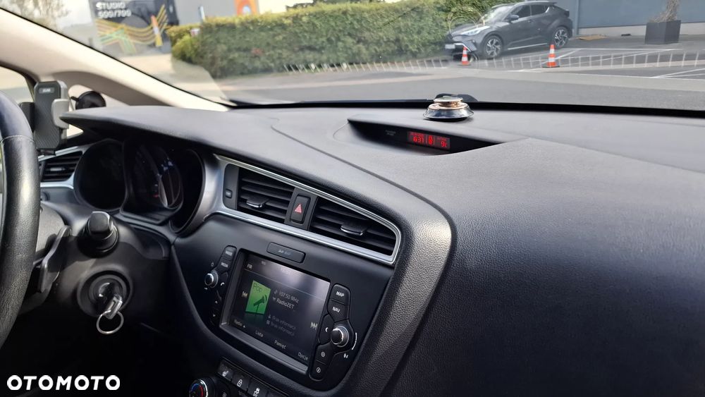 Kia Ceed 1.6 GDI L Business Line DCT - 15