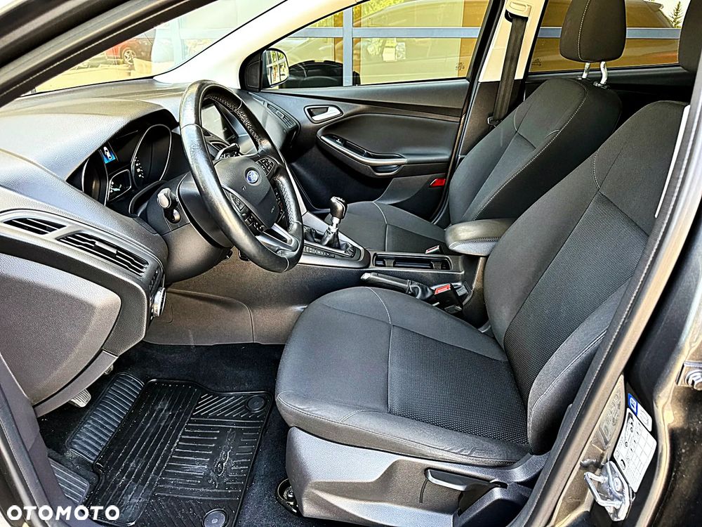 Ford Focus 1.6 TDCi DPF Start-Stopp-System Titanium - 17