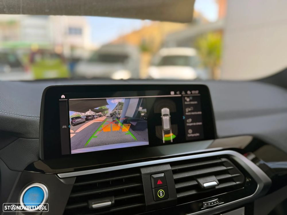 BMW iX3 Inspiring - 21