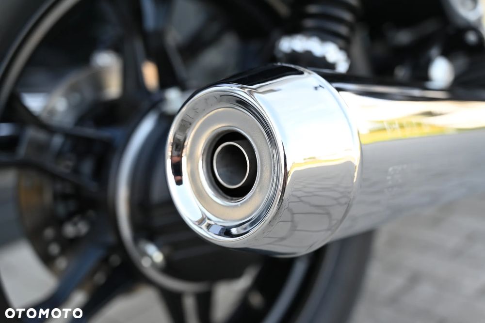 Moto Guzzi V7 - 24