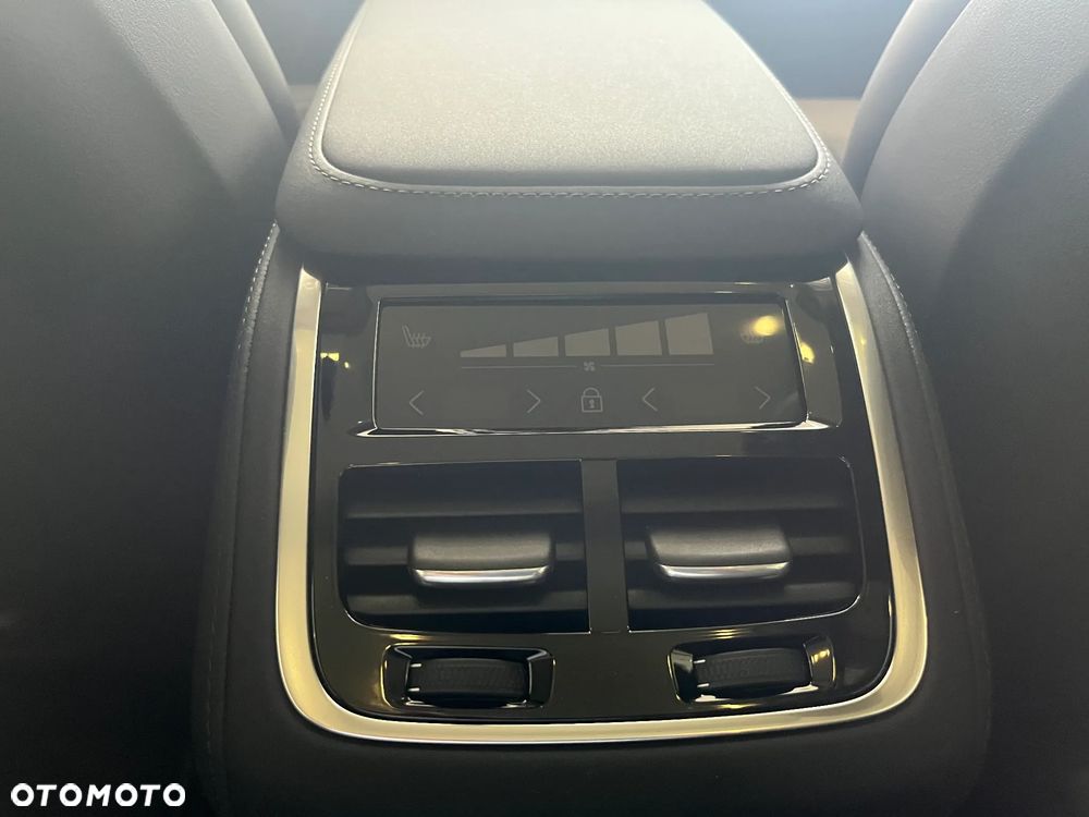 Volvo XC 90 B5 B AWD Ultra Dark 7os - 17