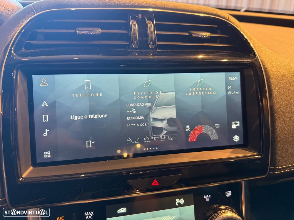 Jaguar XE 2.0 D200 R-Dynamic HSE - 53