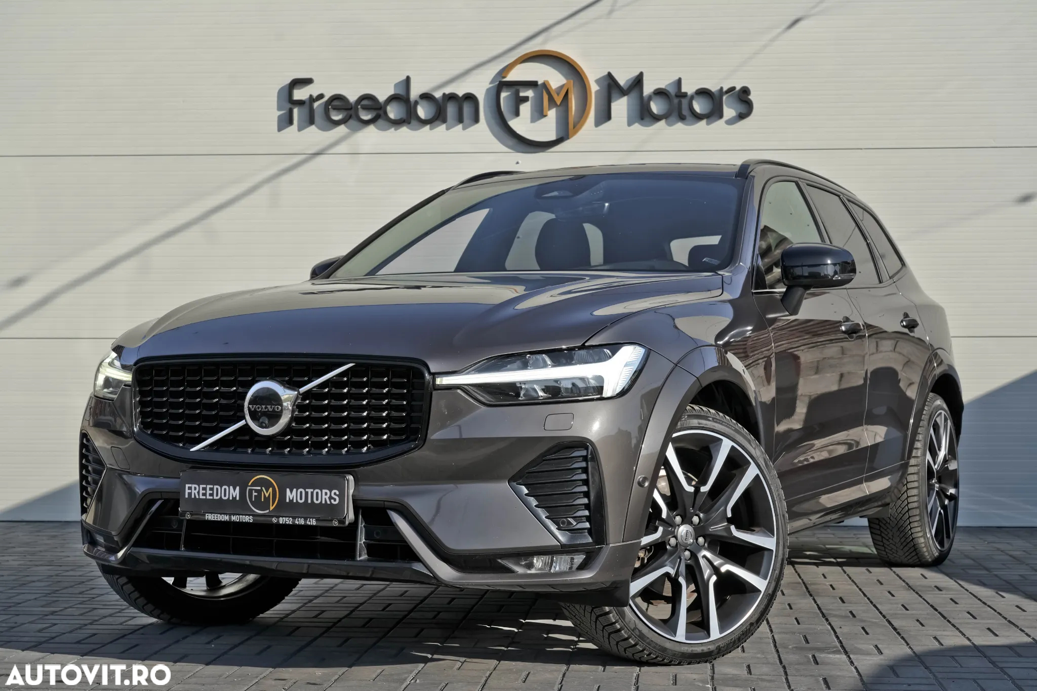 Volvo XC 60 B5 MHEV AT8 AWD R-Design - 2
