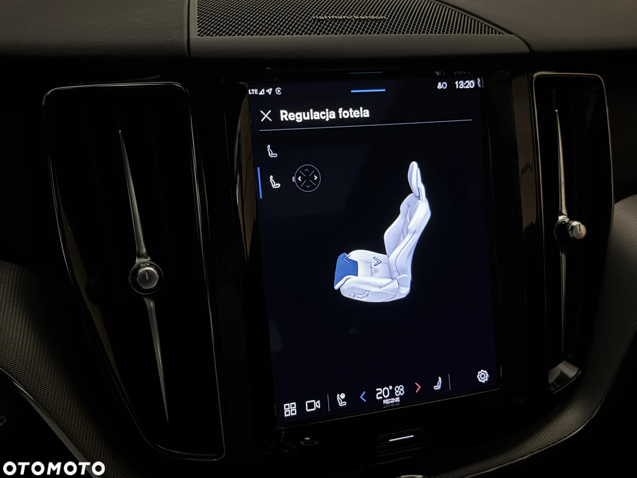 Volvo XC 60 B4 D Plus Dark - 39