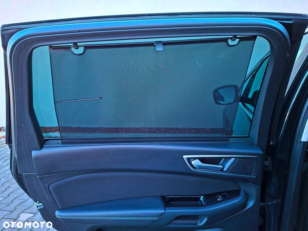 Ford S-Max - 34
