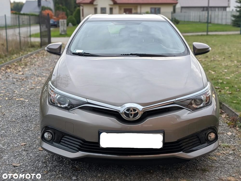 Toyota Auris 1.6 Premium - 11
