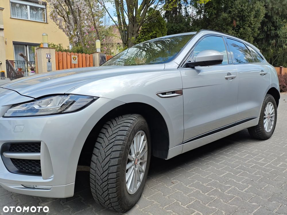 Jaguar F-Pace 2.0 i4D AWD R-Sport - 9