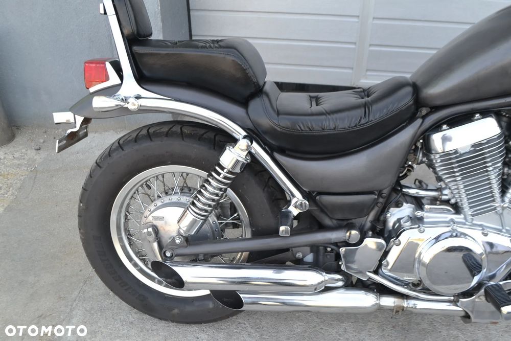 Suzuki Intruder - 13