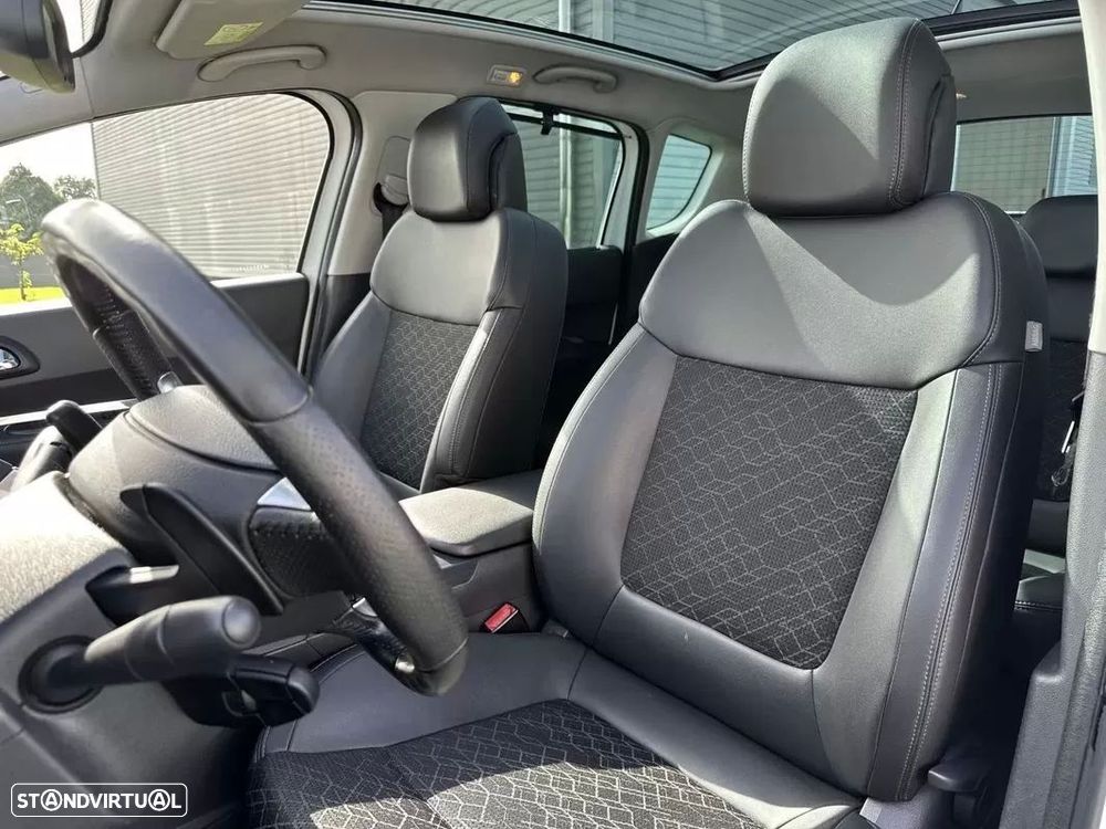 Peugeot 3008 1.6 e-HDi Allure 2-Tronic - 35