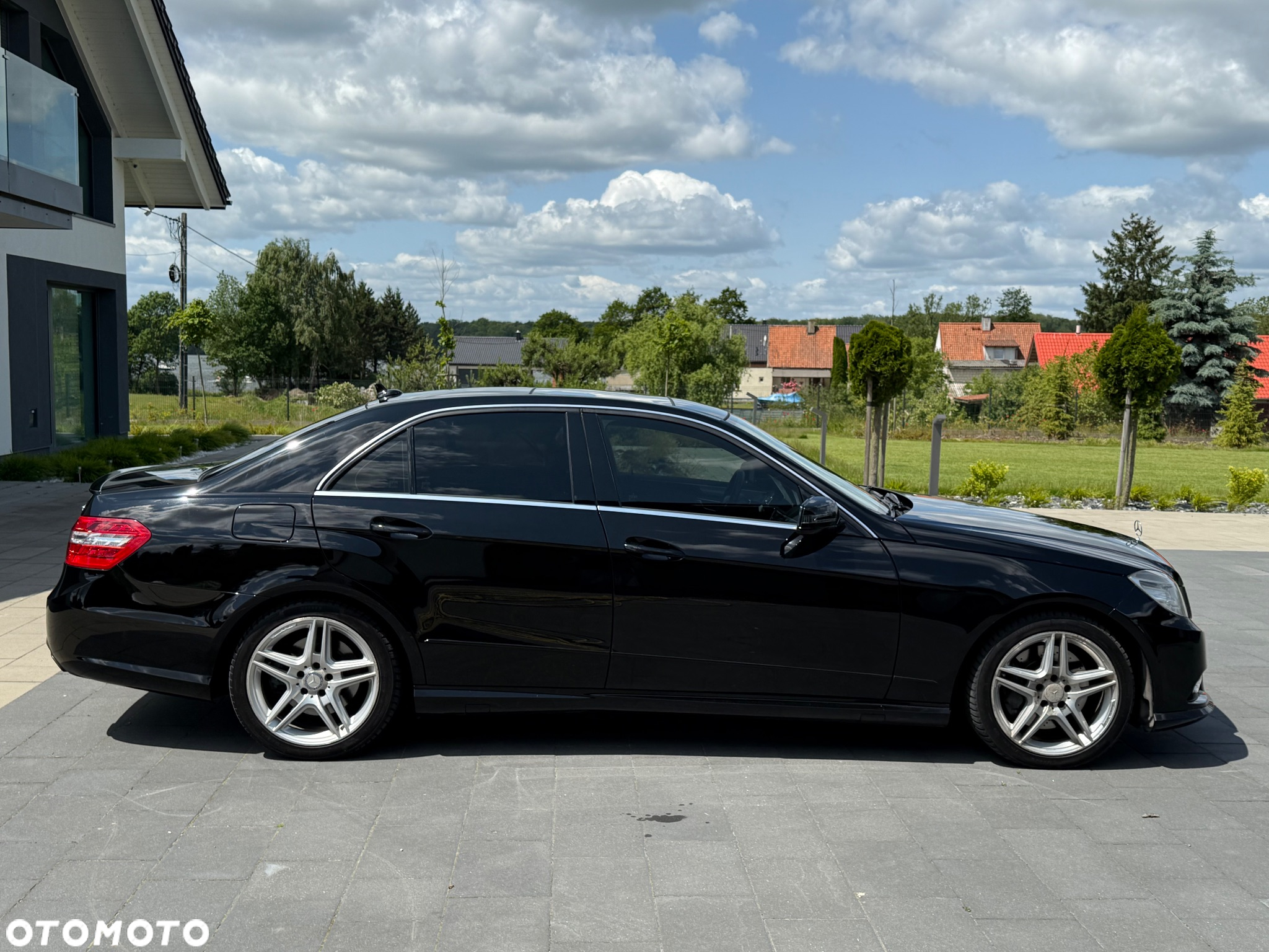 Mercedes-Benz Klasa E 500 4Matic 7G-TRONIC Avantgarde - 13