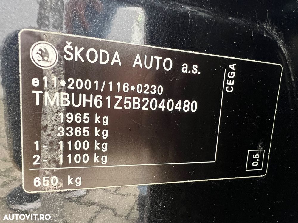 Skoda Octavia Combi 2.0 TDI RS - 14