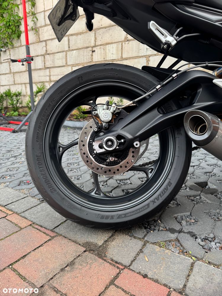 Triumph Street Triple - 31