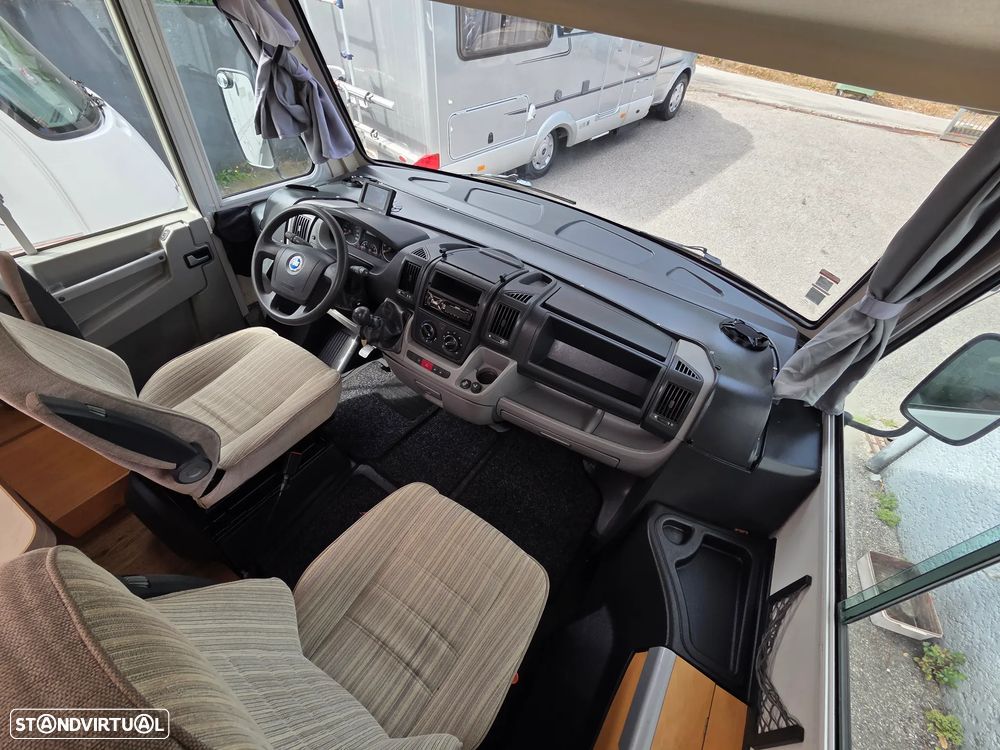 Pilote Aventura 730G Cama Central Frigo Grande - 28