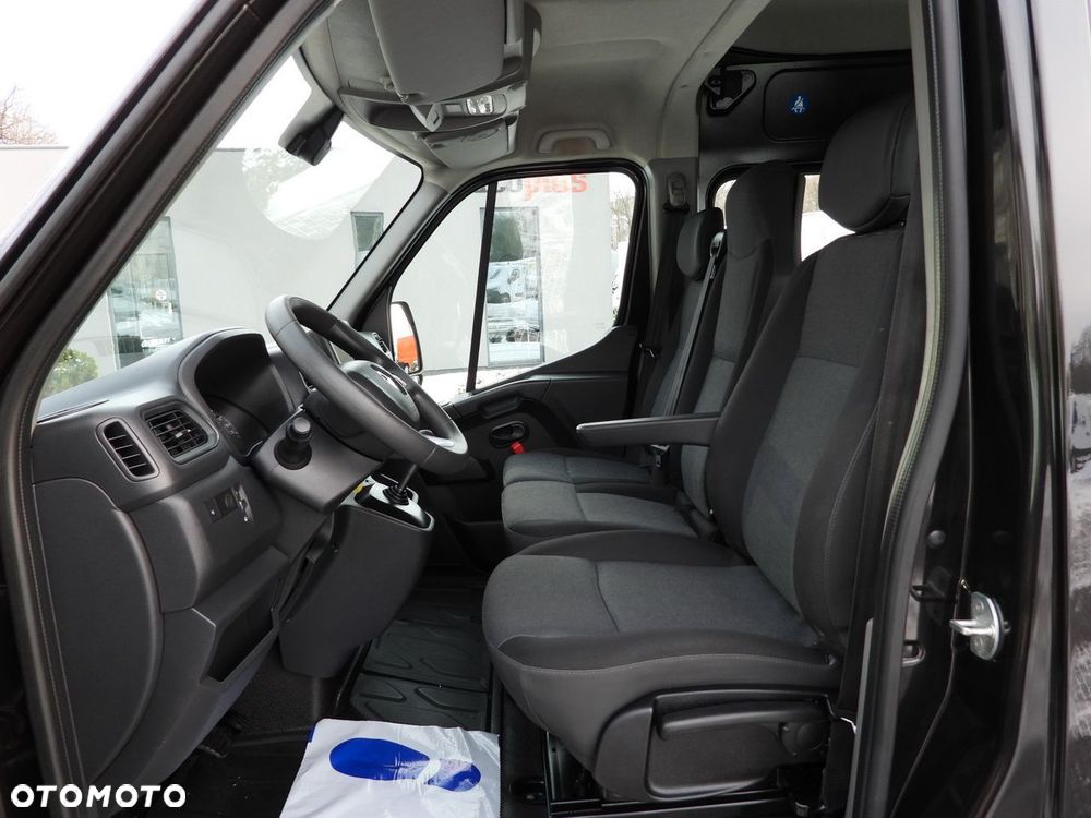 Renault MASTER FURGON BRYGADÓWKA 7 MIEJSC TEMPOMAT NAWIGACJA LEDY AUTOMAT  KLIMATYZACJA  180KM - 26