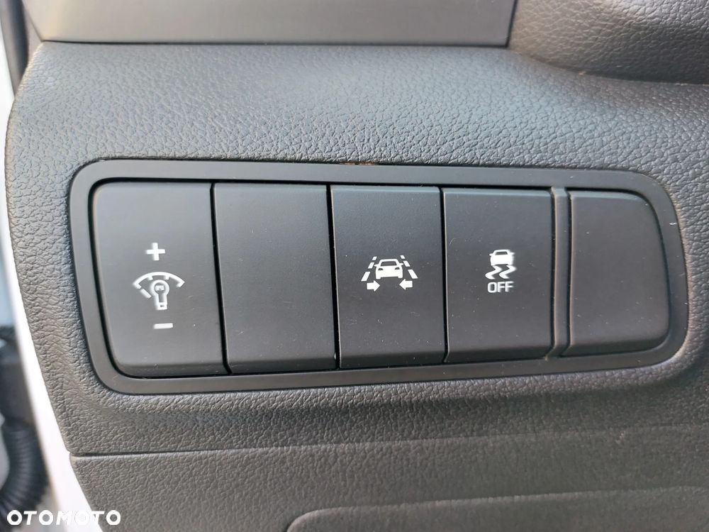 Hyundai Tucson 2.0 CRDI BlueDrive Style 2WD - 11