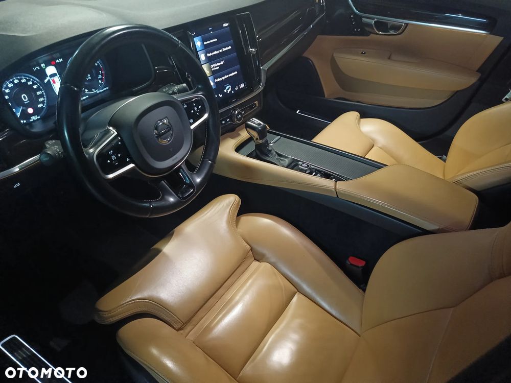 Volvo S90 T4 Momentum - 18