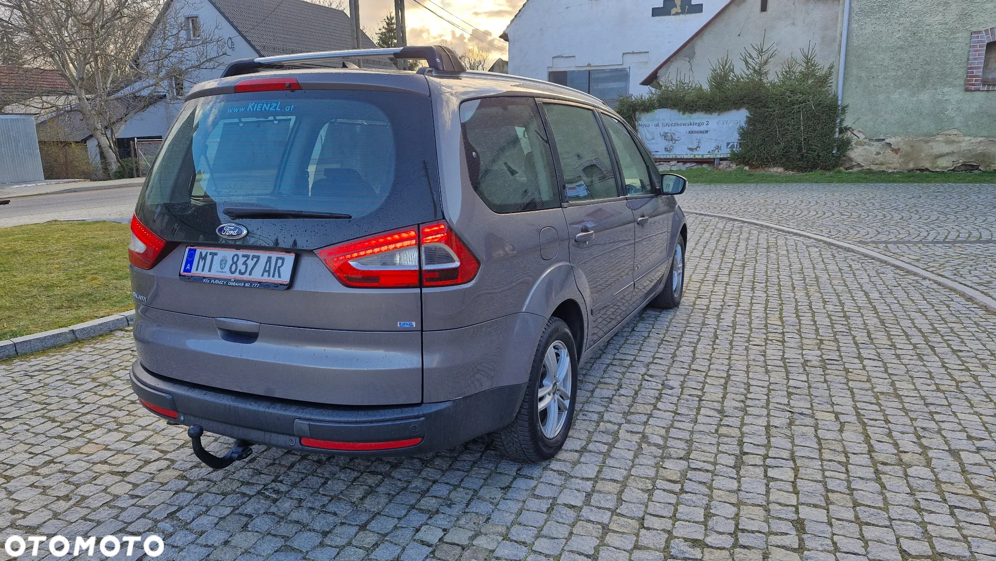Ford Galaxy 2.0 TDCi Ghia - 8