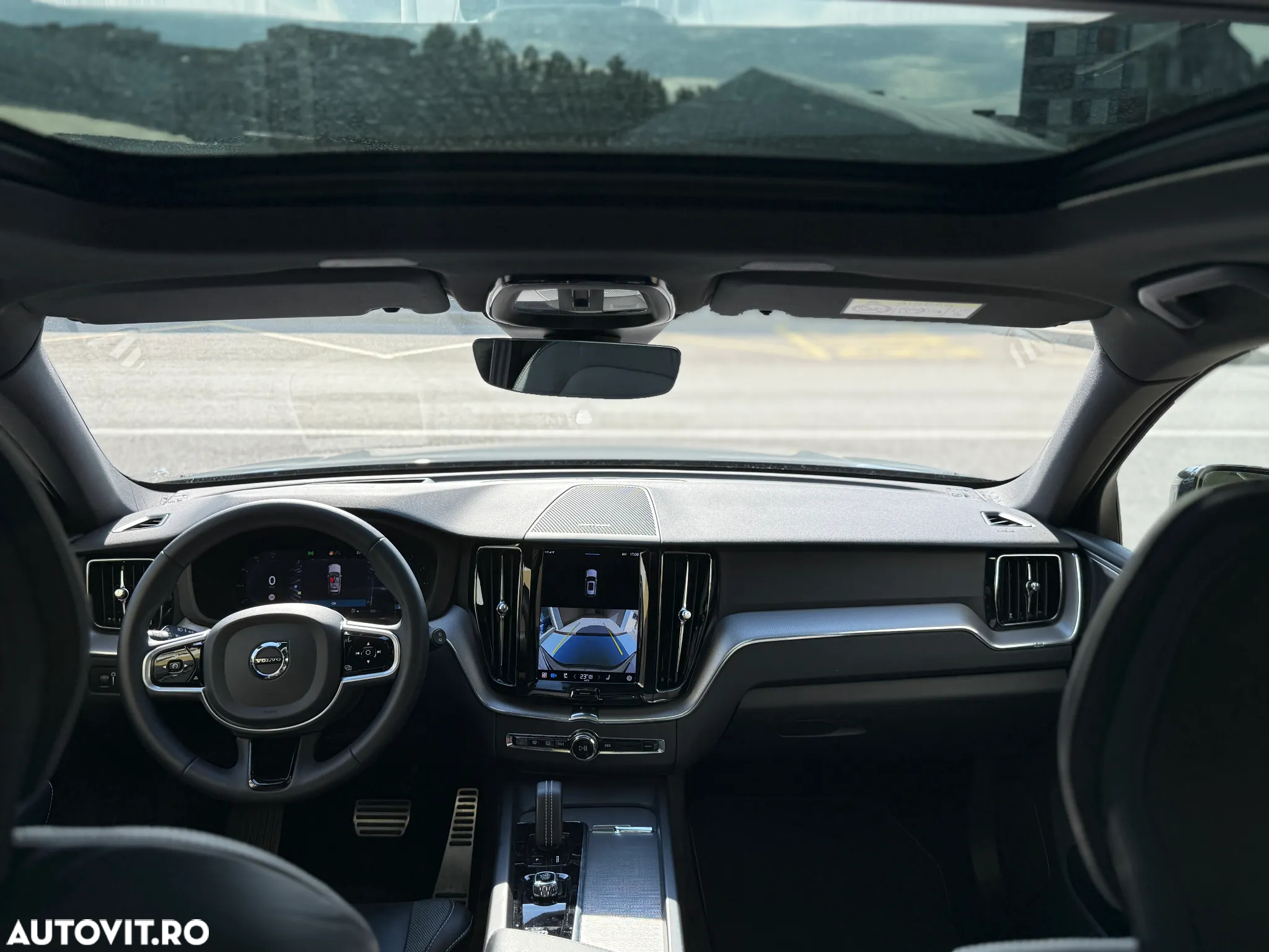 Volvo XC 60 B4 MHEV AT8 AWD R-Design - 16