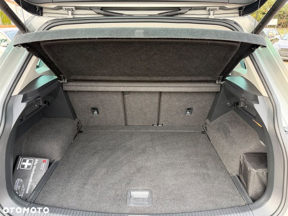 Volkswagen Tiguan - 32