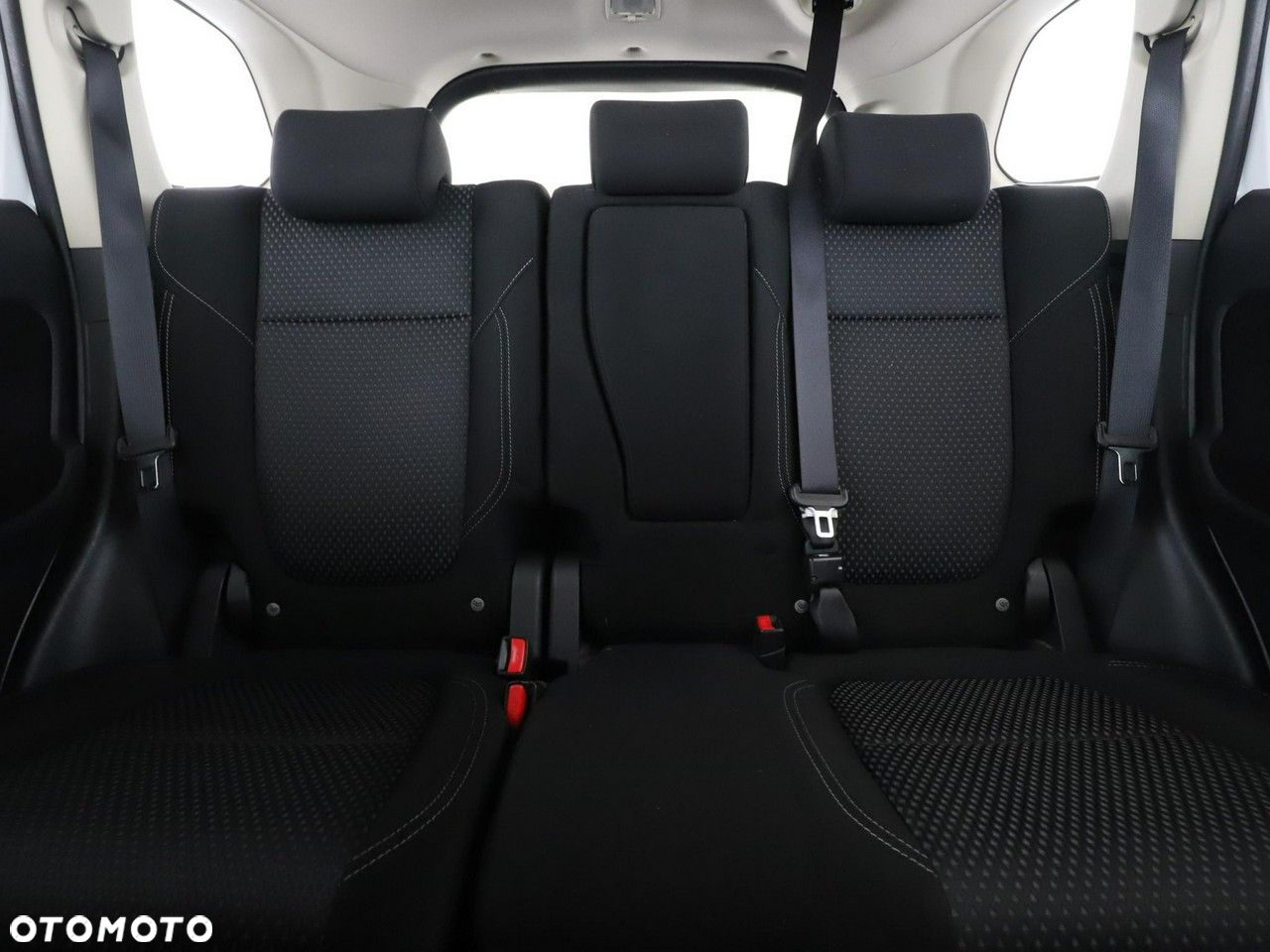 Mitsubishi Outlander - 18
