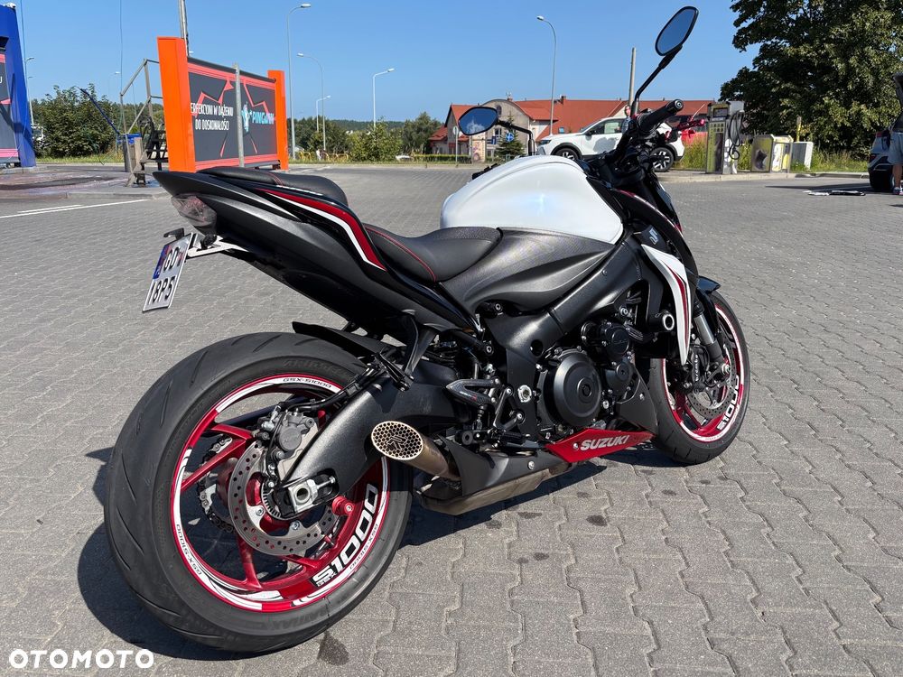 Suzuki GSX - 3