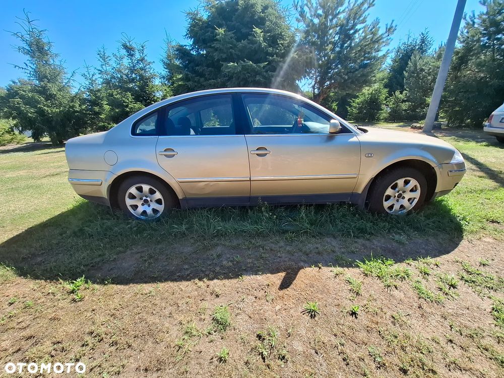 Volkswagen Passat 1.9 TDI Basis - 6