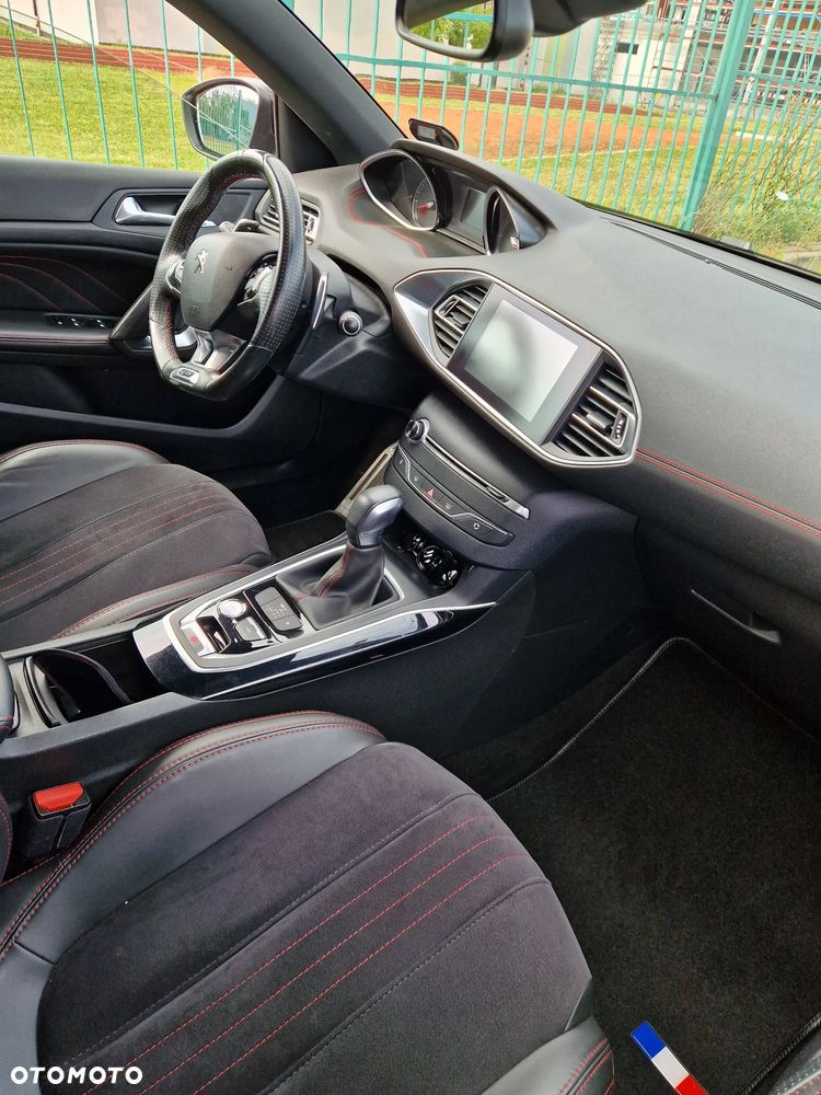 Peugeot 308 - 8