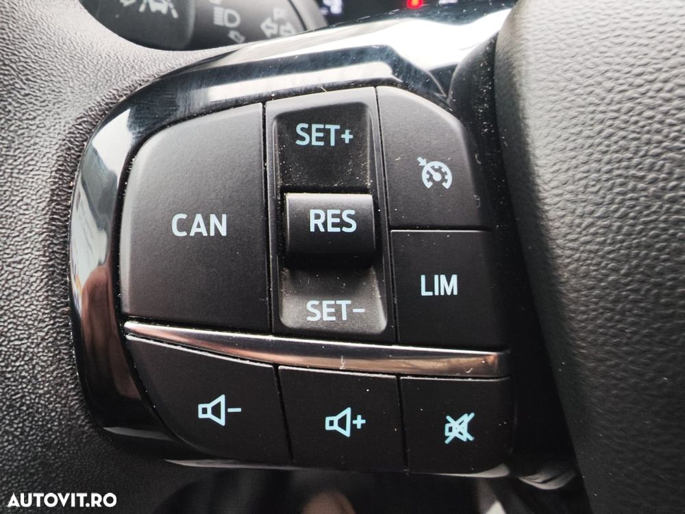 Ford Fiesta 1.1 Titanium - 24