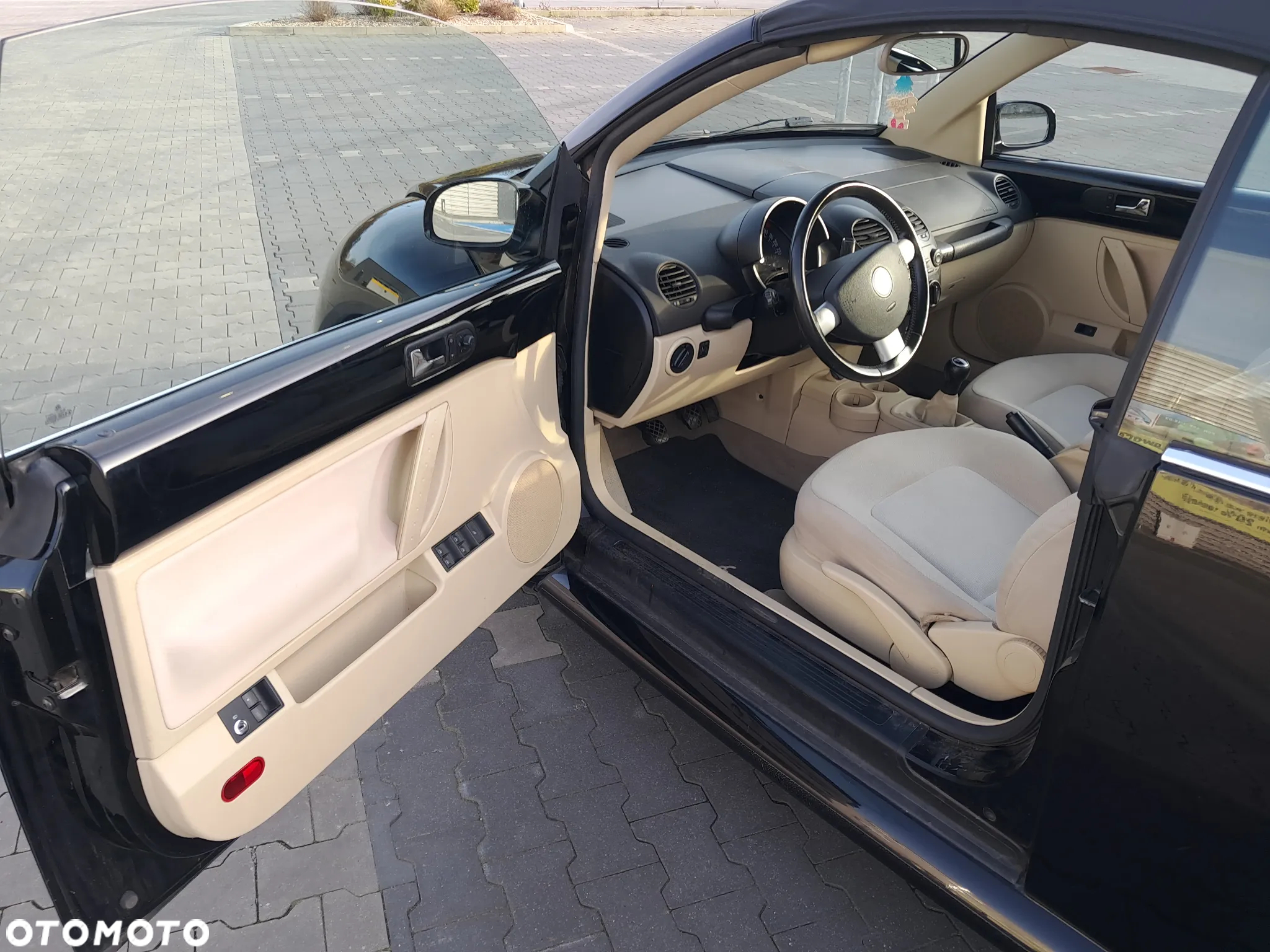 Volkswagen New Beetle Cabriolet 2.0 - 3
