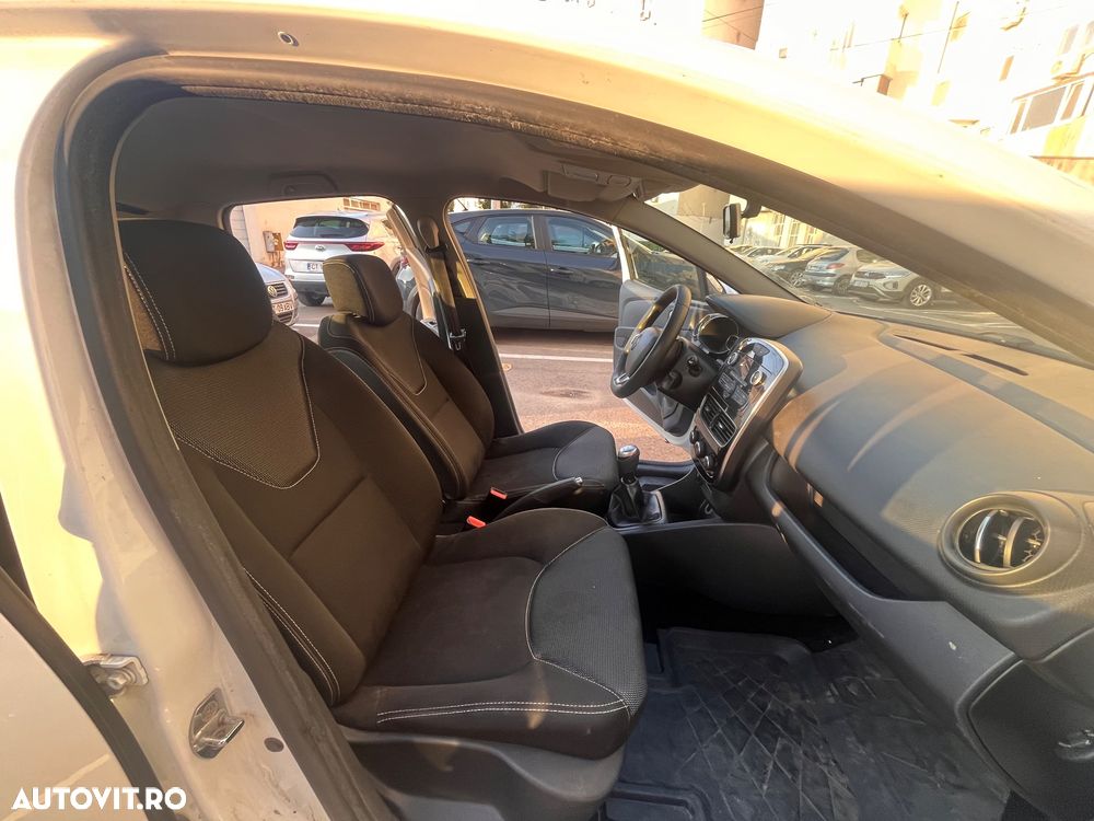 Renault Clio - 8