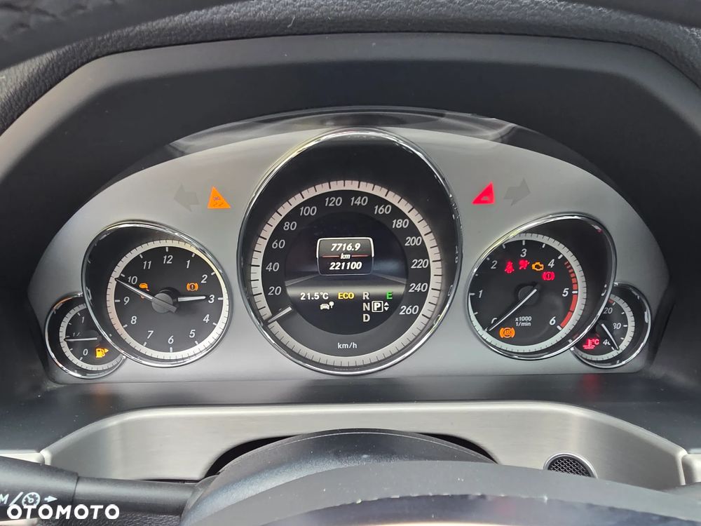 Mercedes-Benz Klasa E 350 CDI DPF BlueEFFICIENCY 7G-TRONIC Avantgarde - 14