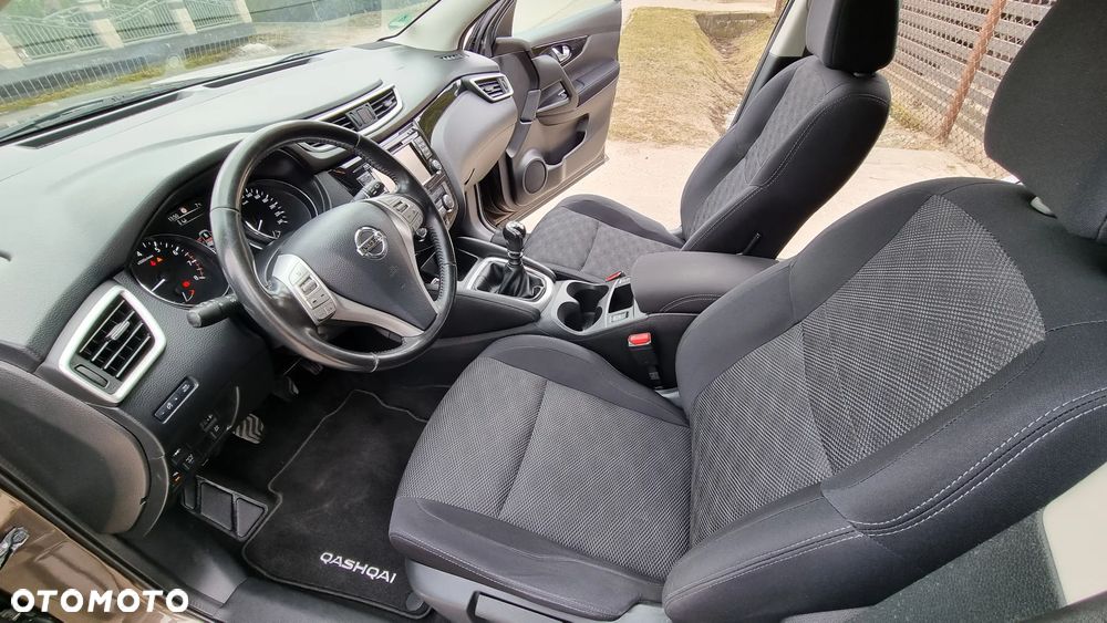 Nissan Qashqai 1.2 DIG-T N-Vision - 16