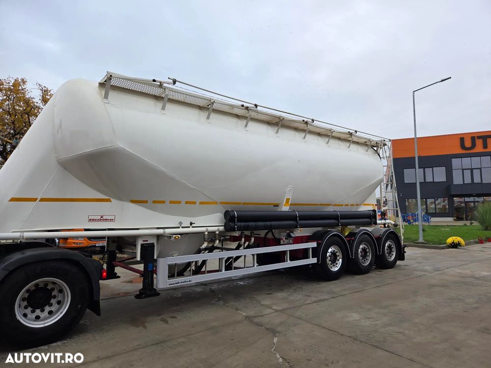 Kaessbohrer Transport CIMENT VRAC, 40mc, Masa propie 5,1t, Jante ALUMINIU, Capacitate 40mc, Axe SAF, Picioare sprijin, Produsa in GERMANIA, rulata in GERMANIA, Posibilitate leasing-PROMOTIE 29.900 EUR+Tva - 2