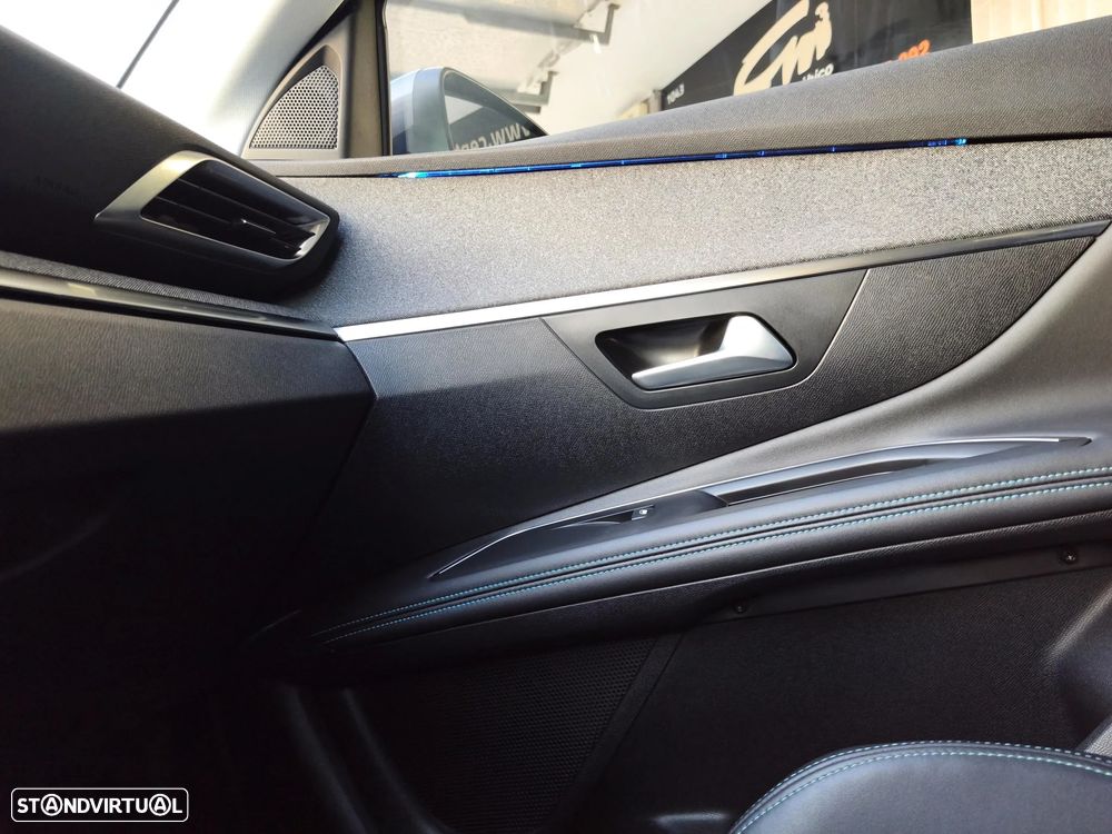 Peugeot 3008 1.6 Hybrid Allure Pack e-EAT8 - 17